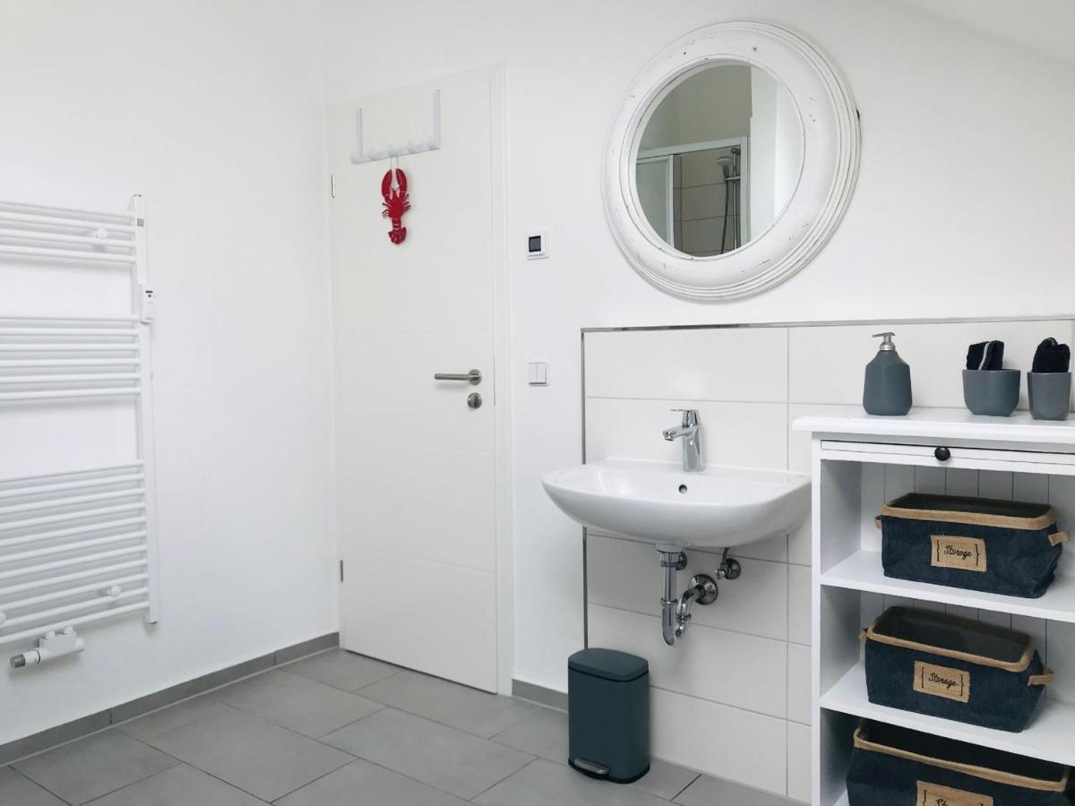 Moderne Ferienwohnung Mit Balkon, Meerblick - Ferienresidenz Zwei Boddenfewo 1-5 Lietzow المظهر الخارجي الصورة